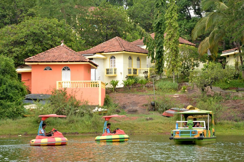 Mayem Lakeview Ξενοδοχείο Goa Εξωτερικό φωτογραφία