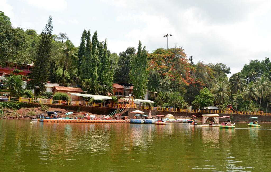 Mayem Lakeview Ξενοδοχείο Goa Εξωτερικό φωτογραφία