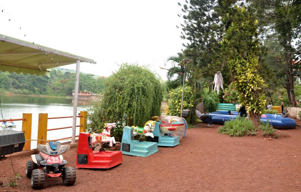 Mayem Lakeview Ξενοδοχείο Goa Εξωτερικό φωτογραφία