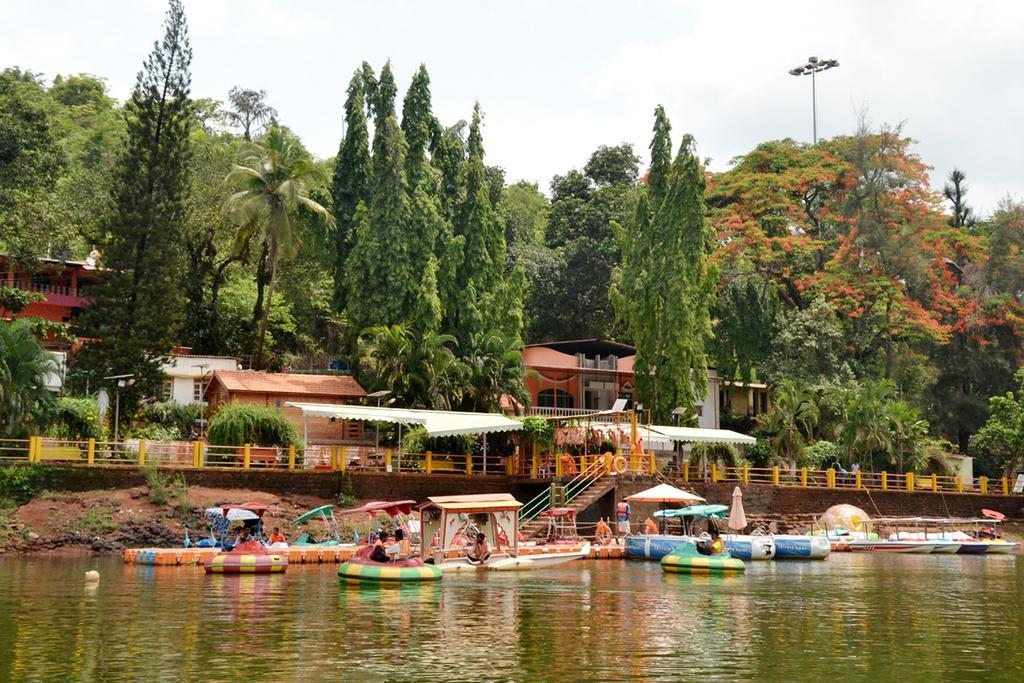 Mayem Lakeview Ξενοδοχείο Goa Εξωτερικό φωτογραφία