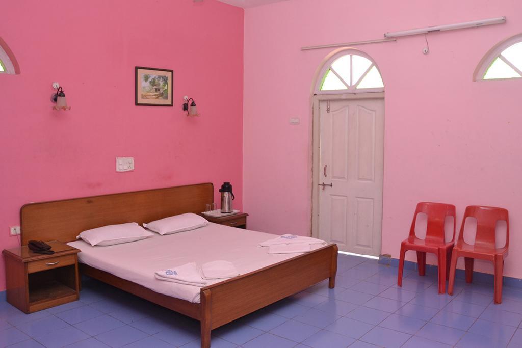 Mayem Lakeview Ξενοδοχείο Goa Εξωτερικό φωτογραφία