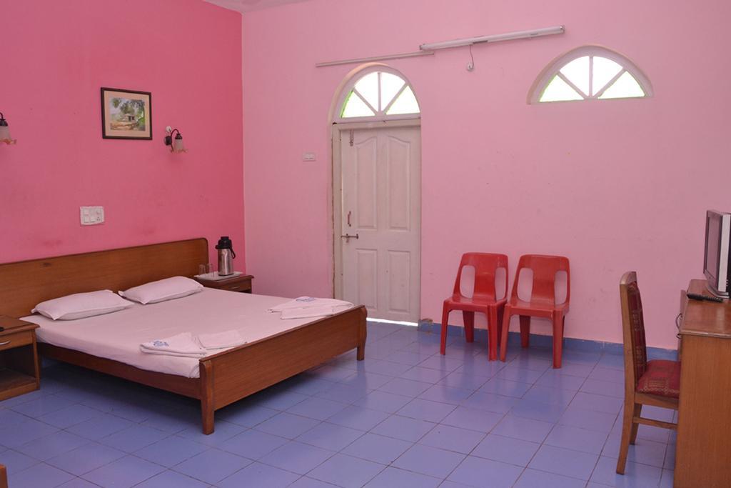 Mayem Lakeview Ξενοδοχείο Goa Εξωτερικό φωτογραφία