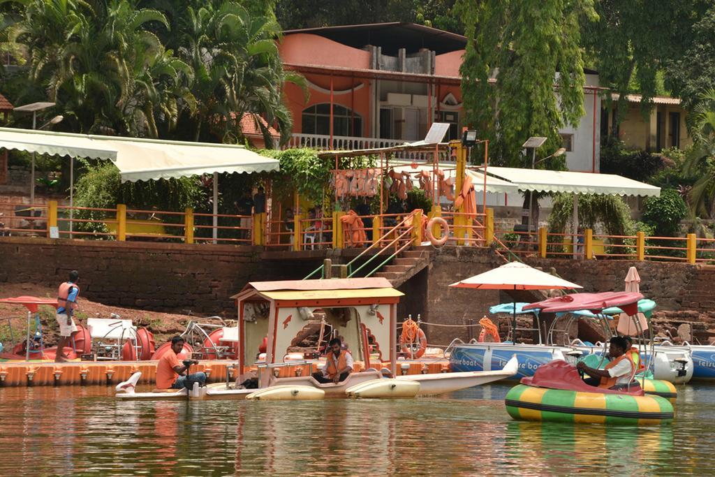 Mayem Lakeview Ξενοδοχείο Goa Εξωτερικό φωτογραφία